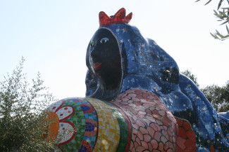 Nana im Tarot Garten von Niki de Saint Phalle