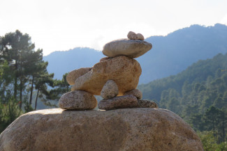 Tierfigur am Fluss, Corsica