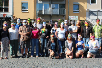 Stadtgestalten - Bemalte Masken Gruppenbild