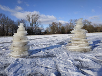 Türme aus Eis-Scheiben gebaut