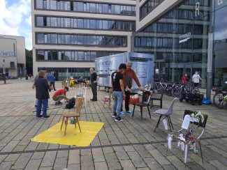 Aktionstag mit "ich - morgen - arbeitsplatz" vor dem Rathaus Gießen