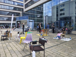 Aktionstag mit "ich - morgen - arbeitsplatz" vor dem Rathaus Gießen