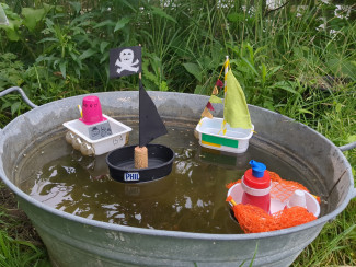 Boote aus Recyclingmaterial