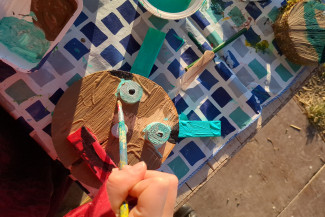 Holz-Workshop: Gesichter aus Baumscheiben