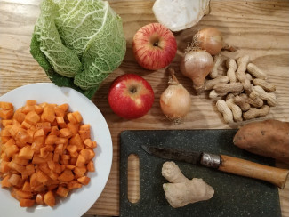 Zutaten für winterliches Curry mit Äpfeln