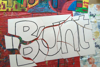"bunt" als unbemaltes Puzzle